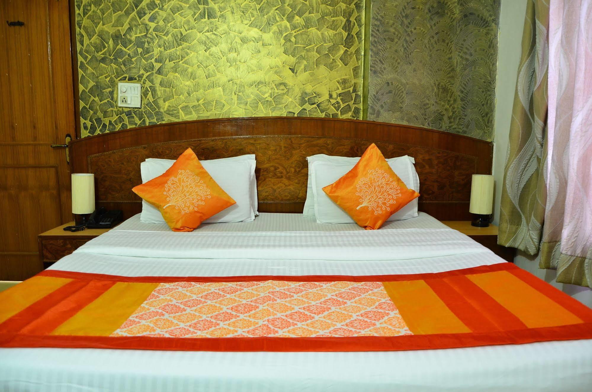 Airport Hotel Paradise International New Delhi Exterior foto